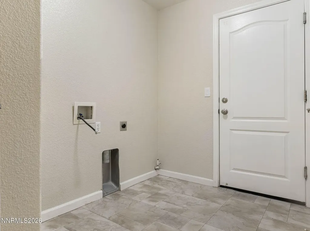 1334 Rouge River Fernley NV 89408