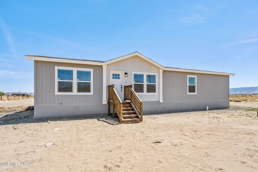 5684 Juniper Silver Springs NV 89429