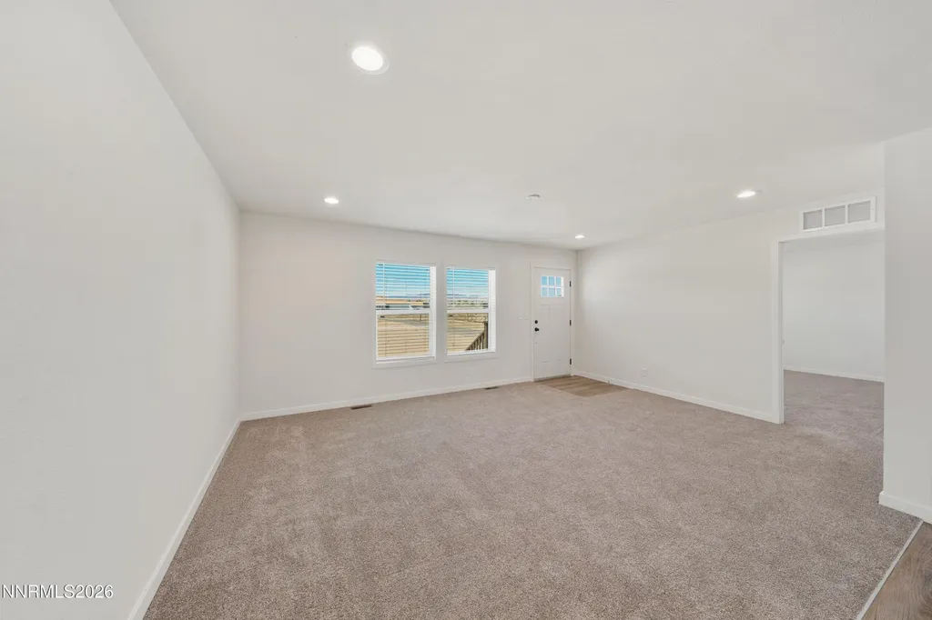 5684 Juniper Silver Springs NV 89429