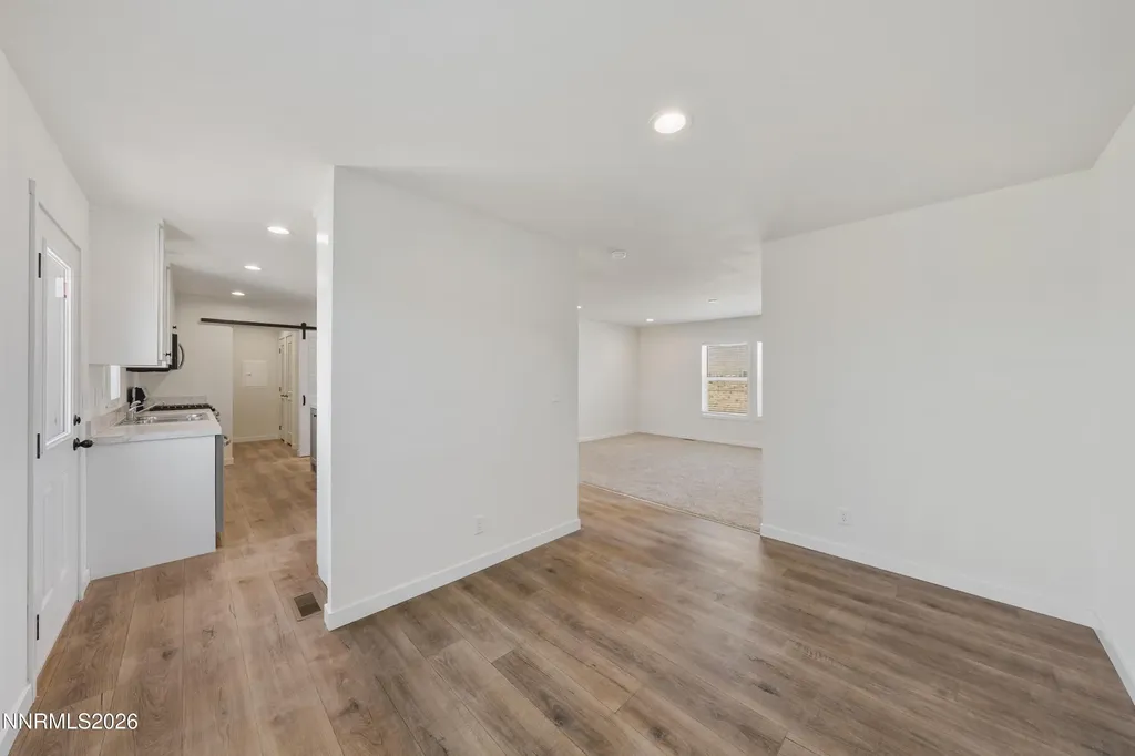 5684 Juniper Silver Springs NV 89429