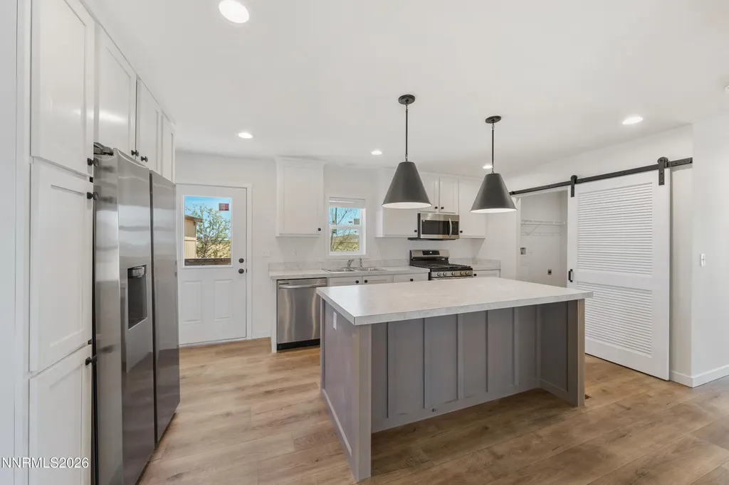5684 Juniper Silver Springs NV 89429