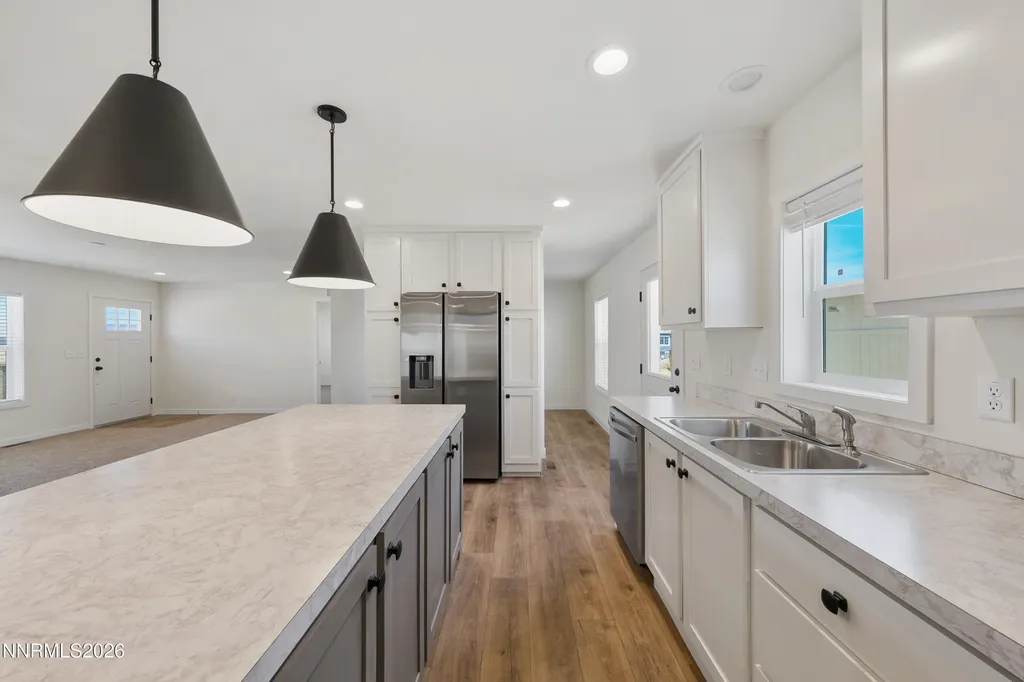 5684 Juniper Silver Springs NV 89429