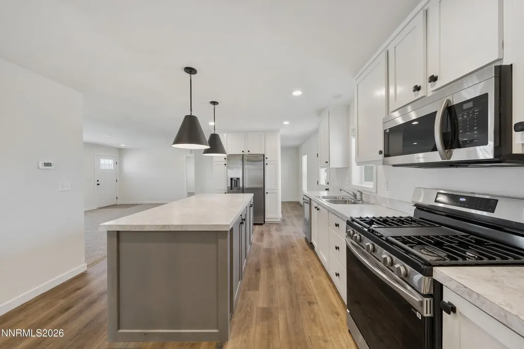 5684 Juniper Silver Springs NV 89429