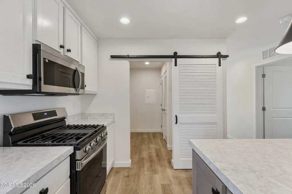 5684 Juniper Silver Springs NV 89429