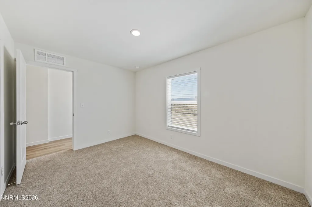 5684 Juniper Silver Springs NV 89429