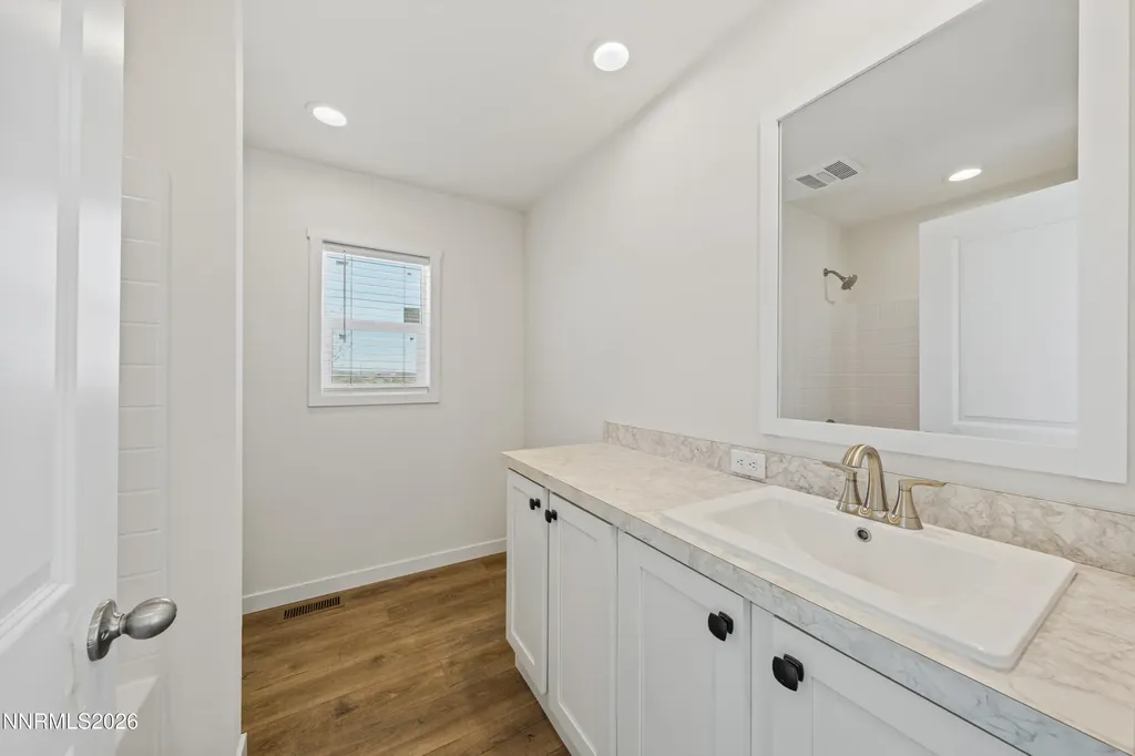 5684 Juniper Silver Springs NV 89429