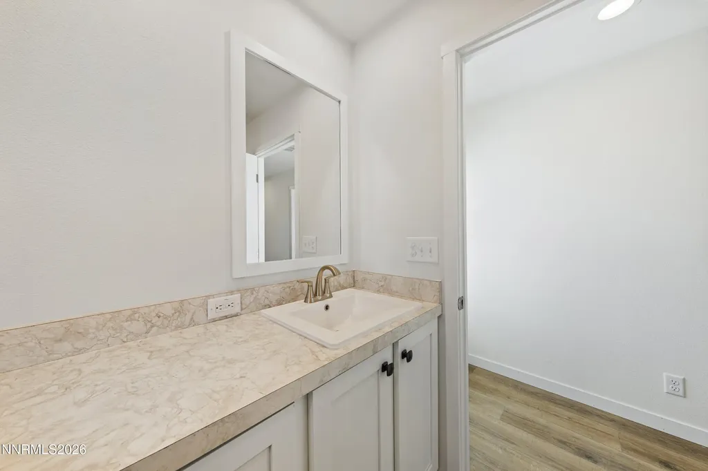 5684 Juniper Silver Springs NV 89429