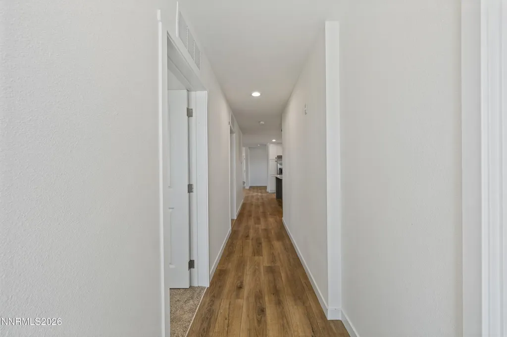 5684 Juniper Silver Springs NV 89429