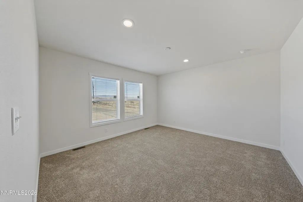 5684 Juniper Silver Springs NV 89429