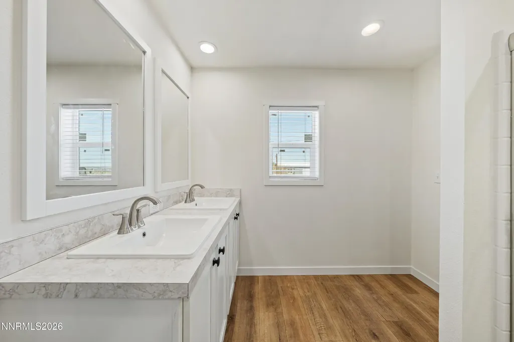 5684 Juniper Silver Springs NV 89429