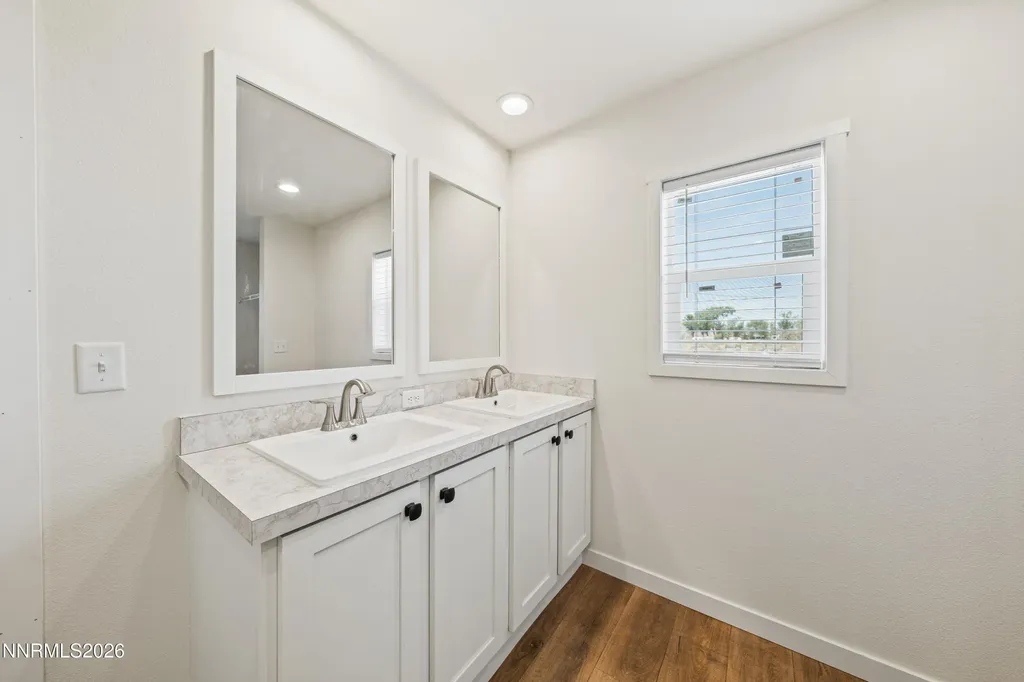 5684 Juniper Silver Springs NV 89429