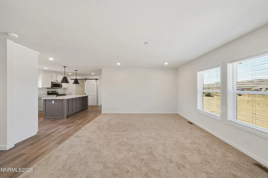 5684 Juniper Silver Springs NV 89429