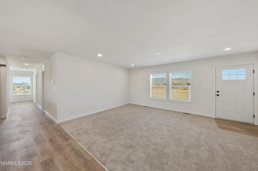 5684 Juniper Silver Springs NV 89429