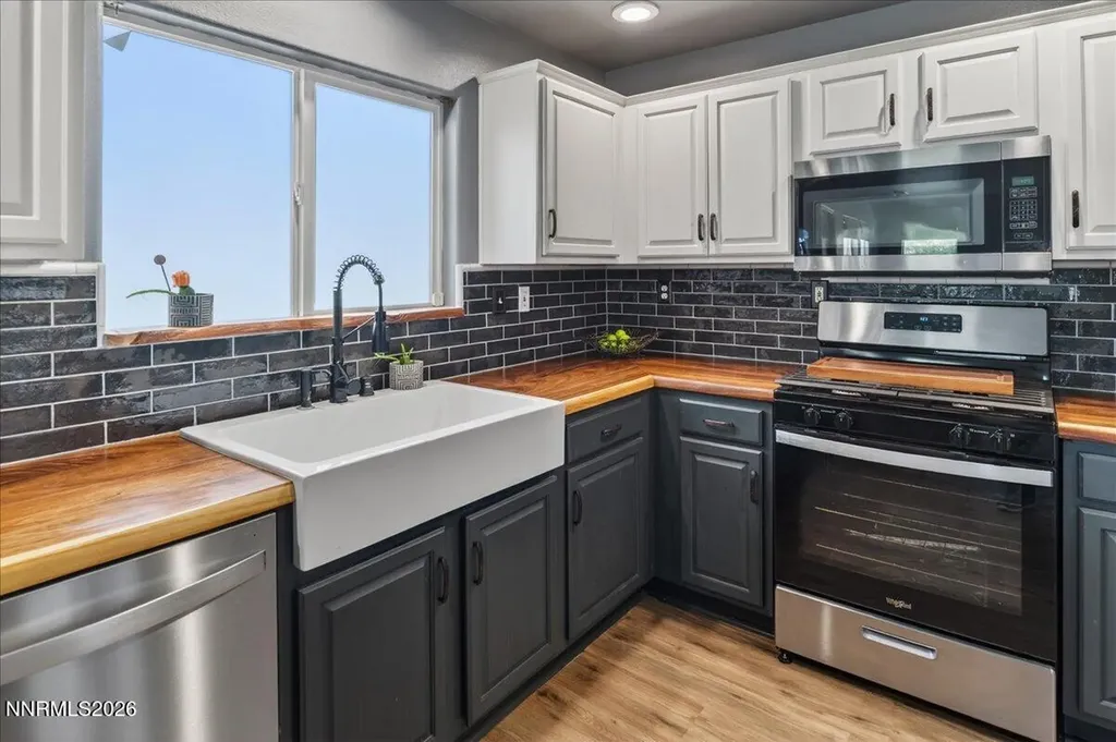 1347 Scarlet Oak Gardnerville NV 89410