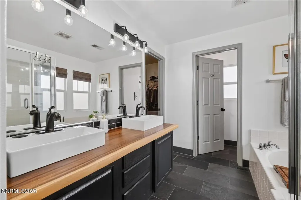 1347 Scarlet Oak Gardnerville NV 89410