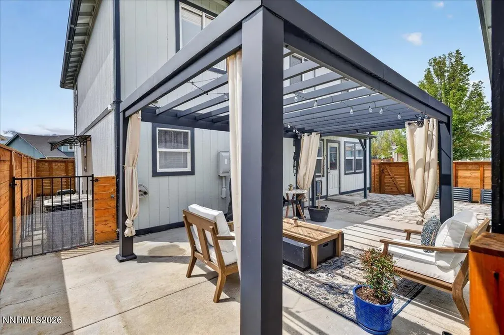 1347 Scarlet Oak Gardnerville NV 89410