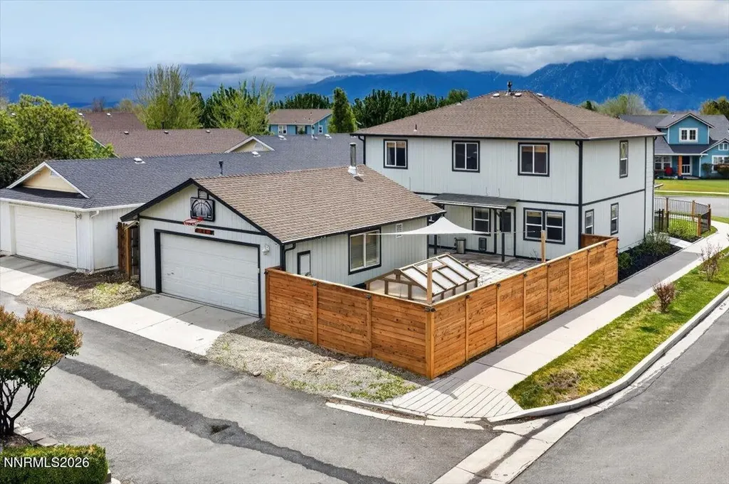 1347 Scarlet Oak Gardnerville NV 89410