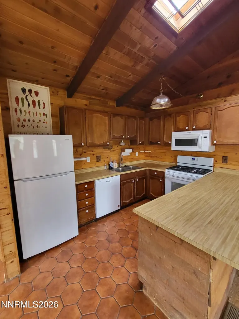 1575 Shirley Minden NV 89423
