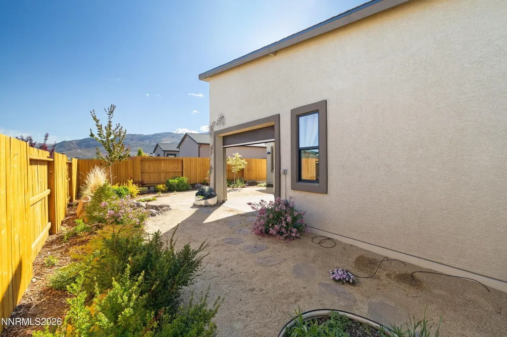 2225 Paint Horse Reno NV 89521
