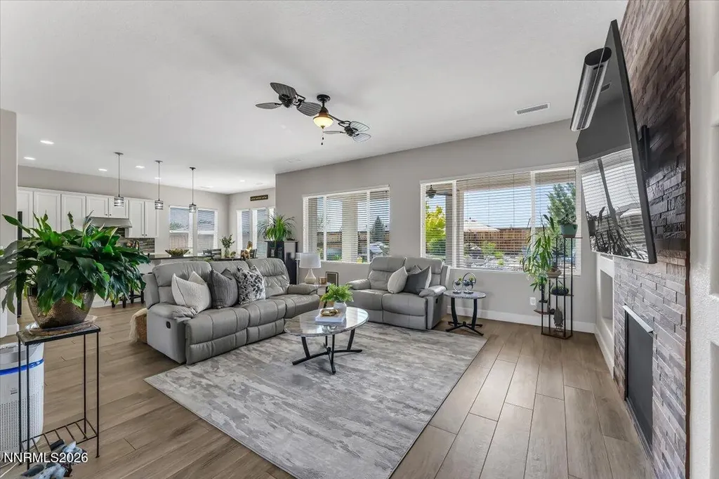 11785 Valley Crest Sparks NV 89441