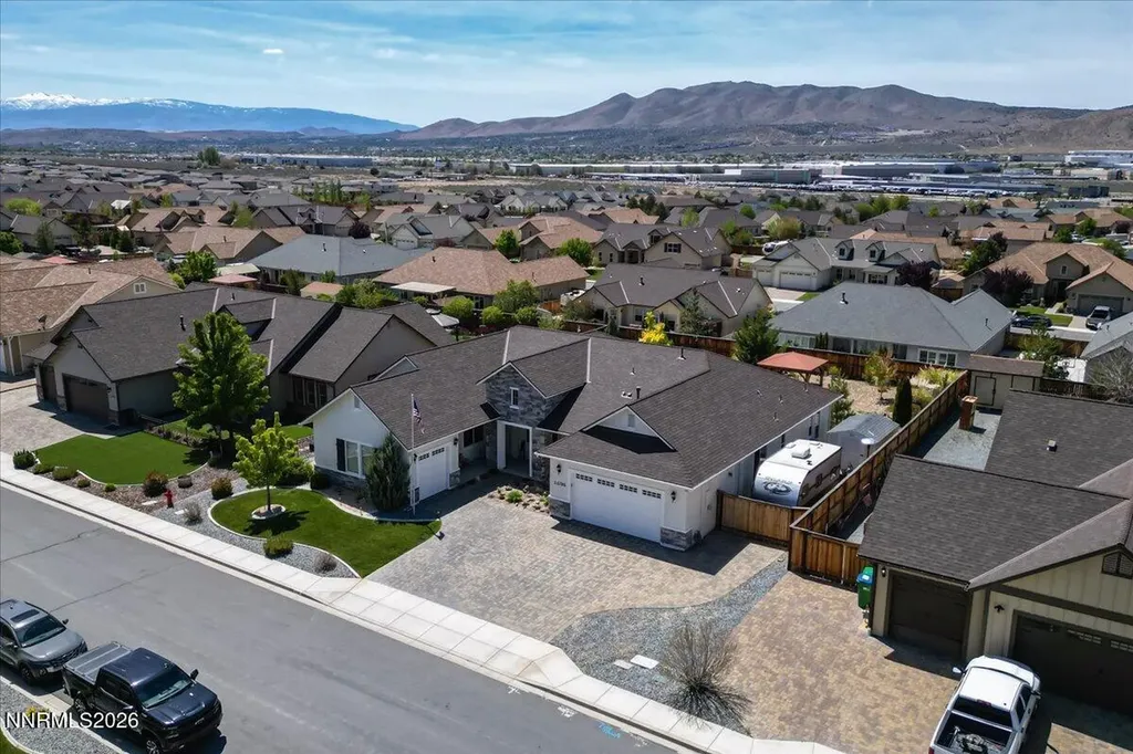 11785 Valley Crest Sparks NV 89441
