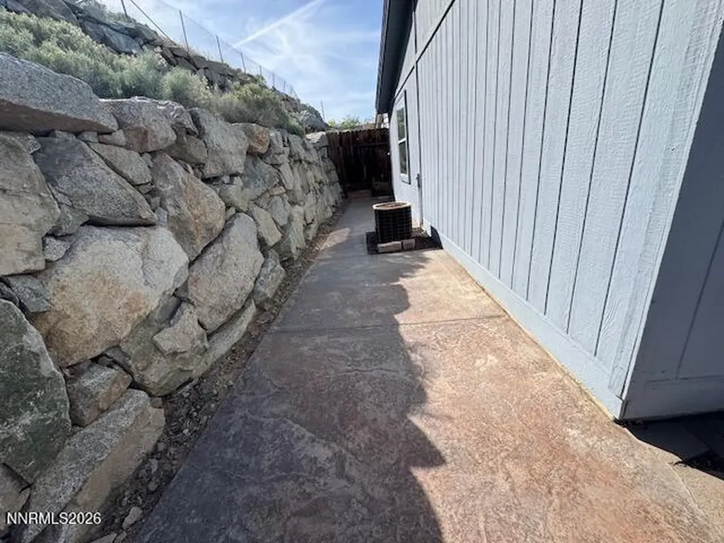 2166 Camellia Reno NV 89512