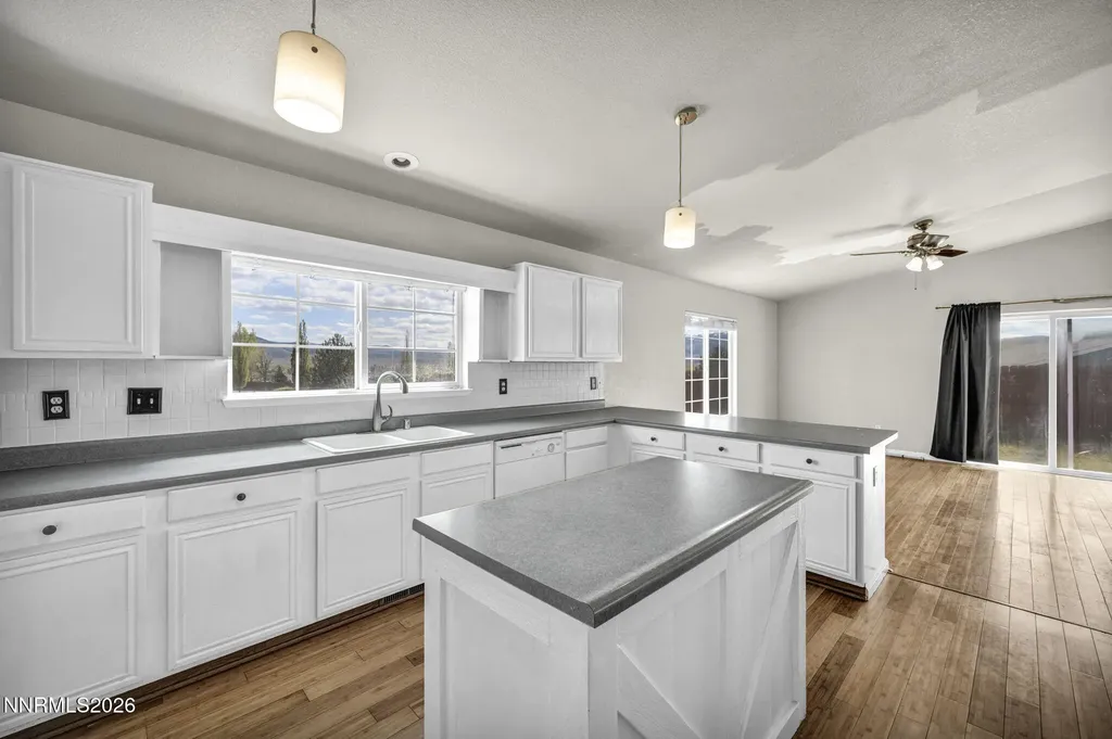 17511 Crystal Canyon Reno NV 89508