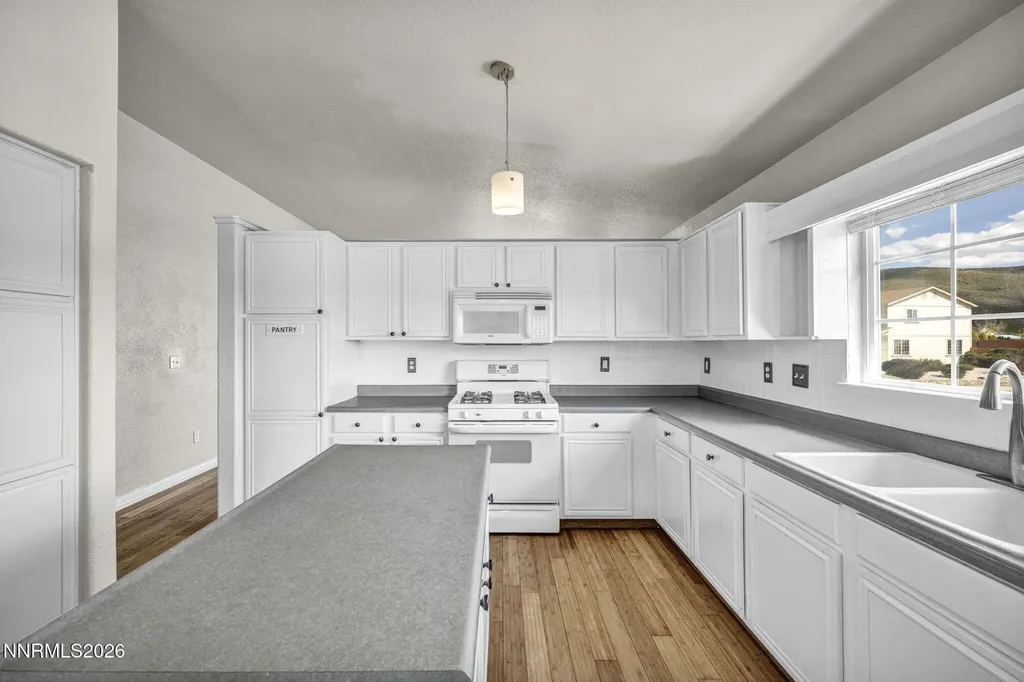 17511 Crystal Canyon Reno NV 89508