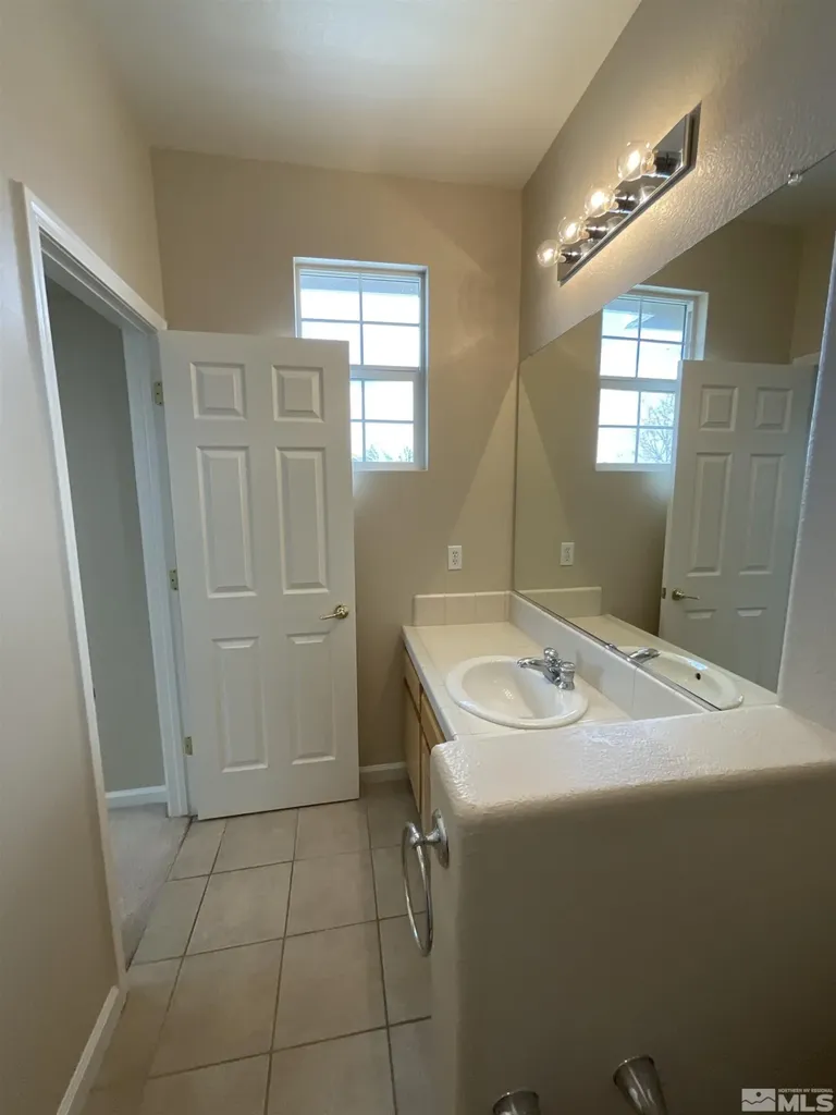 2847 Falcon Ridge Sparks NV 89436