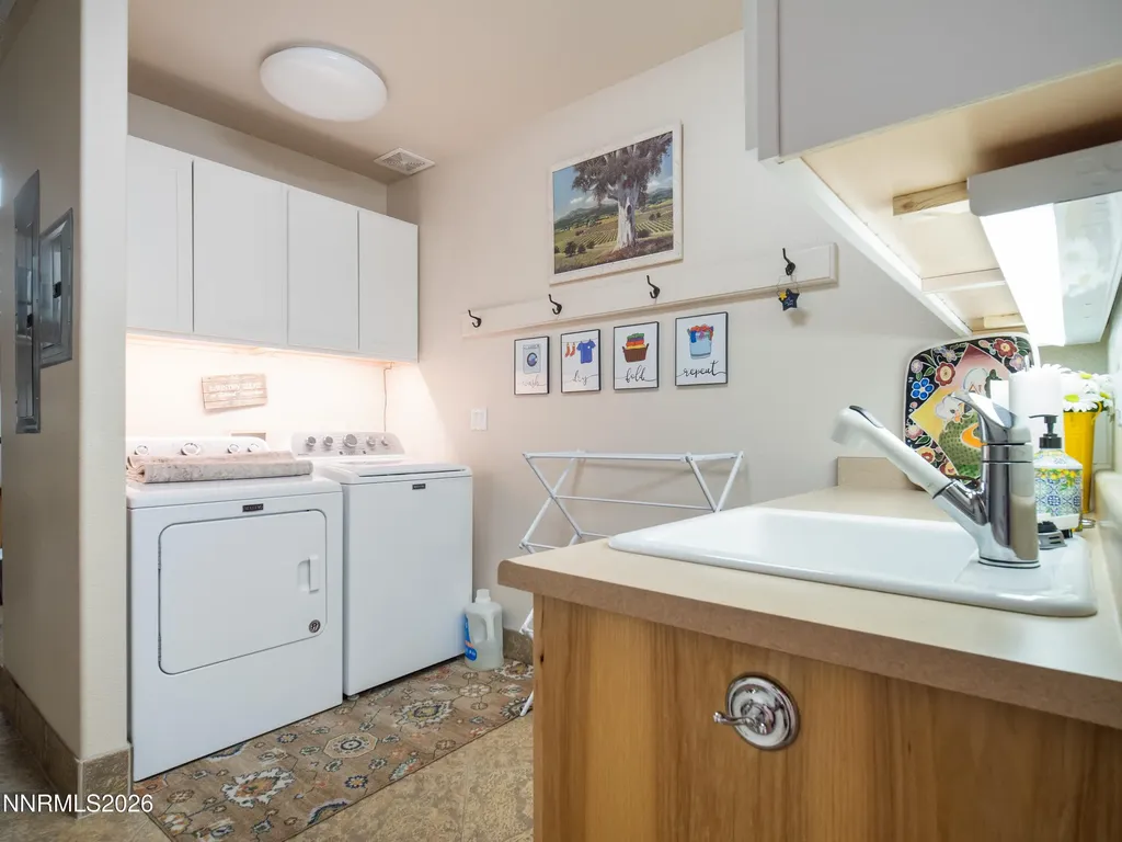 1530 Moss Gardnerville NV 89410