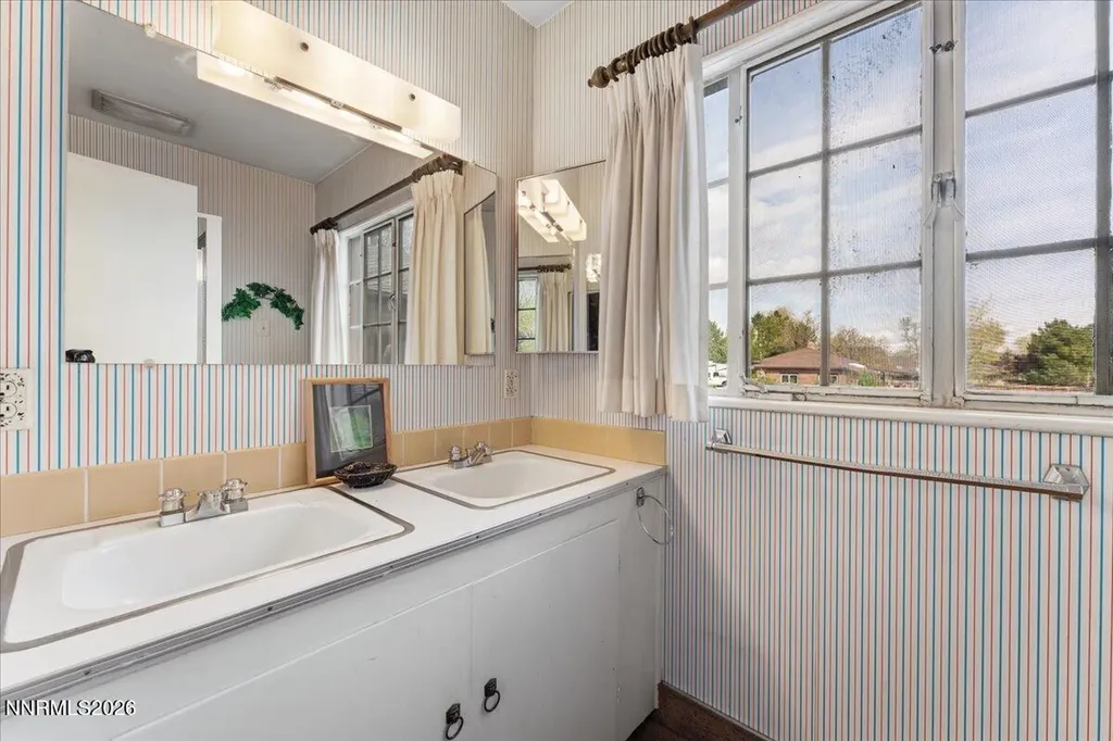 3850 Plumas Reno NV 89509