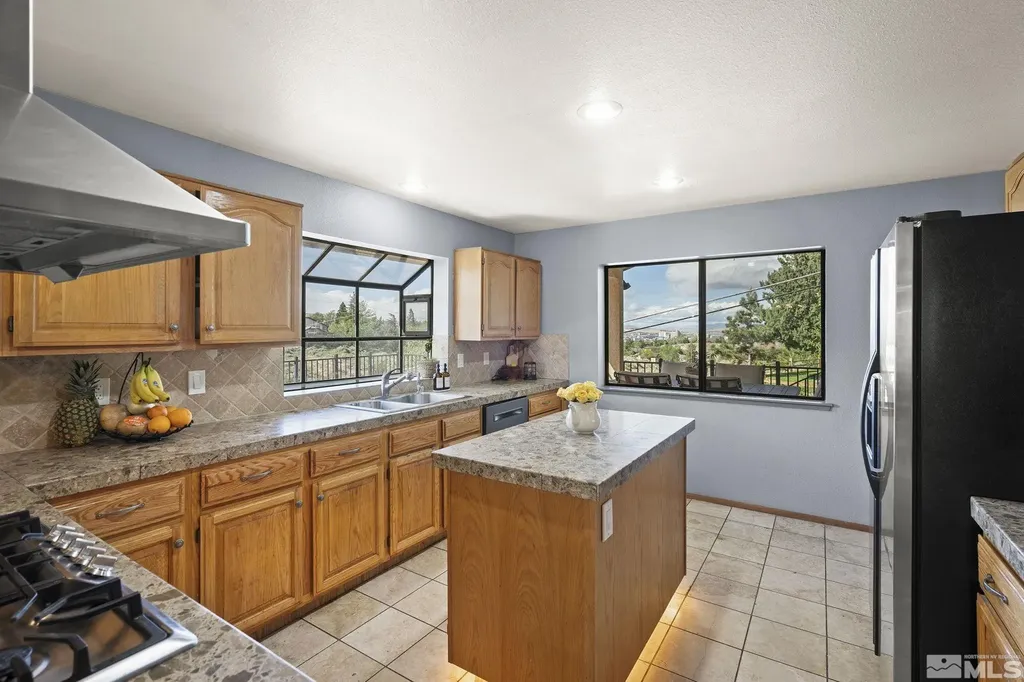 3075 Markridge Reno NV 89509