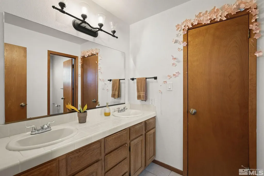 3075 Markridge Reno NV 89509