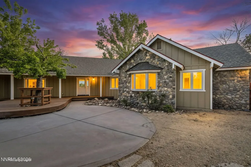 1097 Meadowlark Gardnerville NV 89460