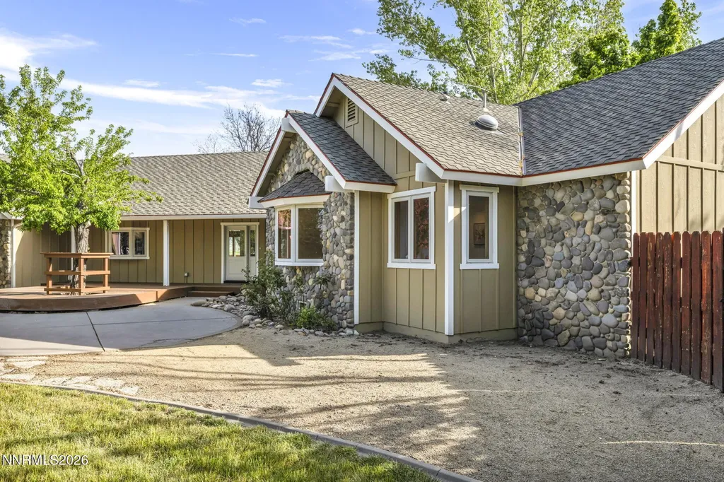 1097 Meadowlark Gardnerville NV 89460