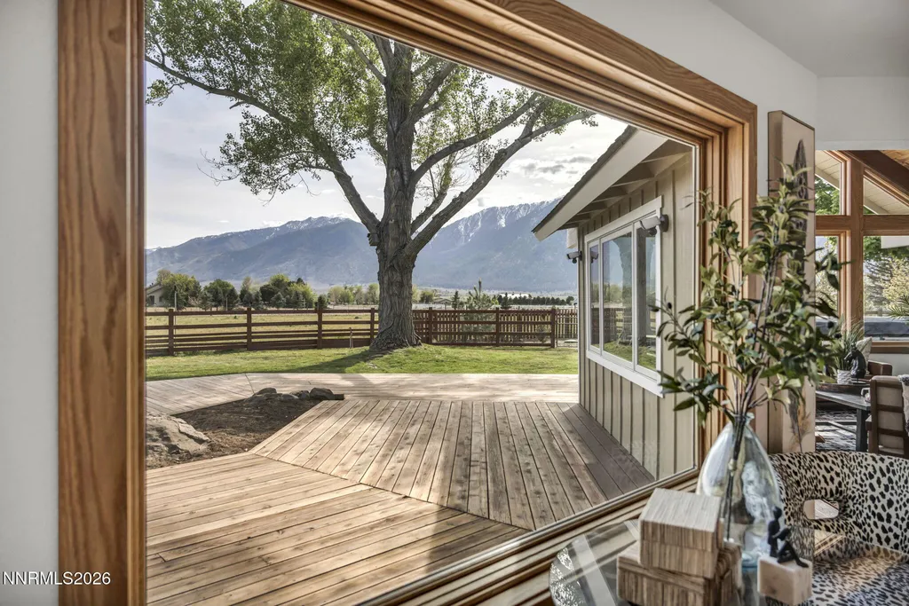 1097 Meadowlark Gardnerville NV 89460