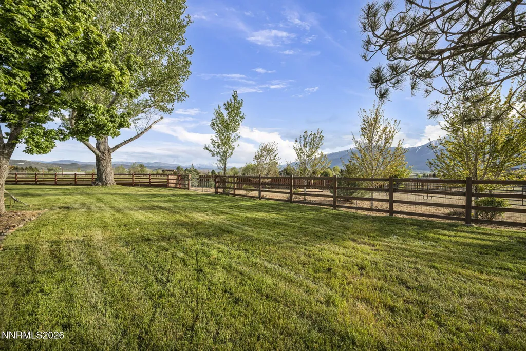 1097 Meadowlark Gardnerville NV 89460