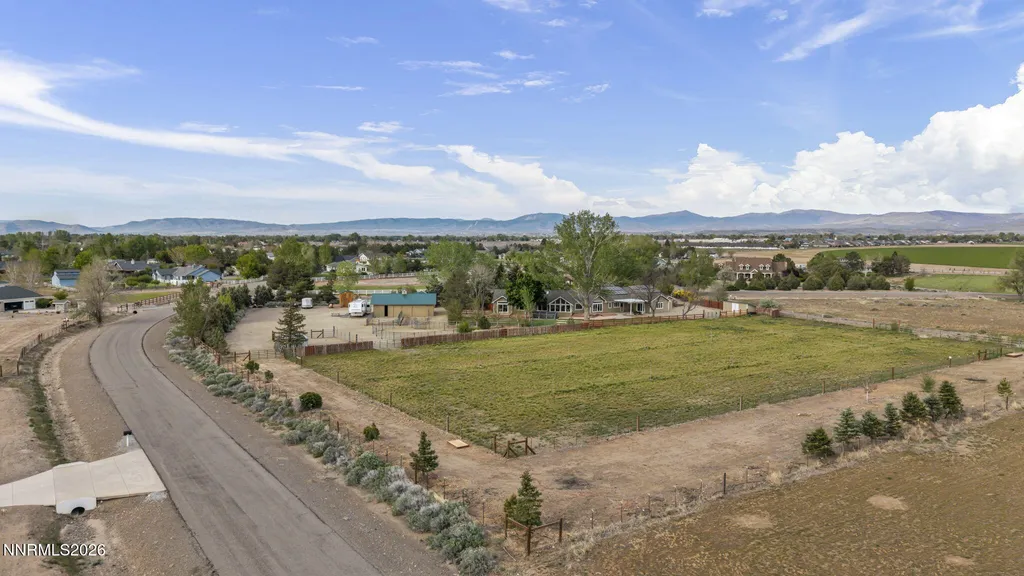 1097 Meadowlark Gardnerville NV 89460
