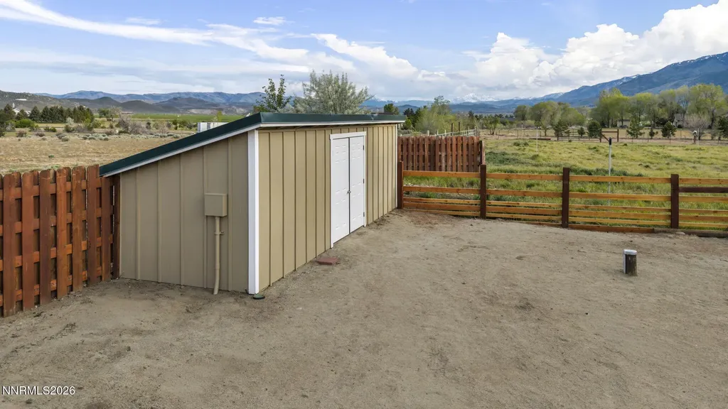 1097 Meadowlark Gardnerville NV 89460