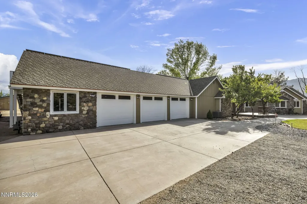 1097 Meadowlark Gardnerville NV 89460
