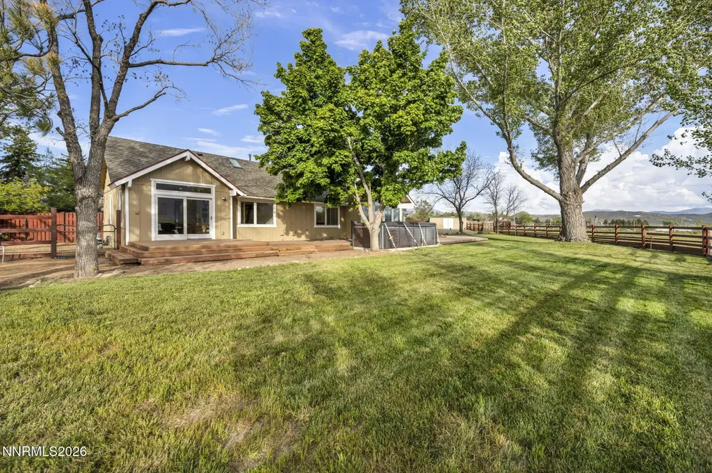 1097 Meadowlark Gardnerville NV 89460