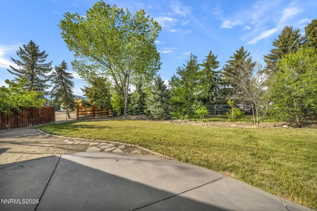 1097 Meadowlark Gardnerville NV 89460