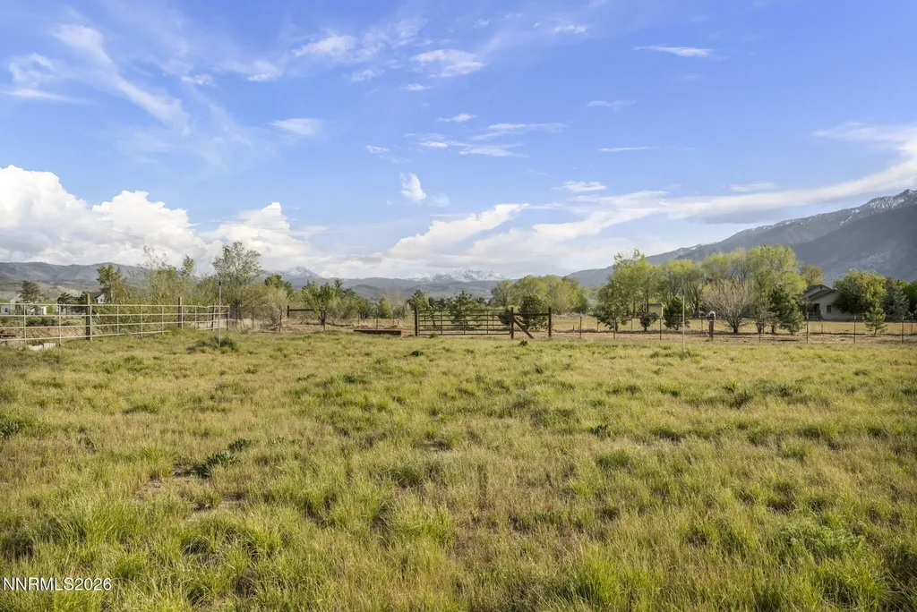 1097 Meadowlark Gardnerville NV 89460
