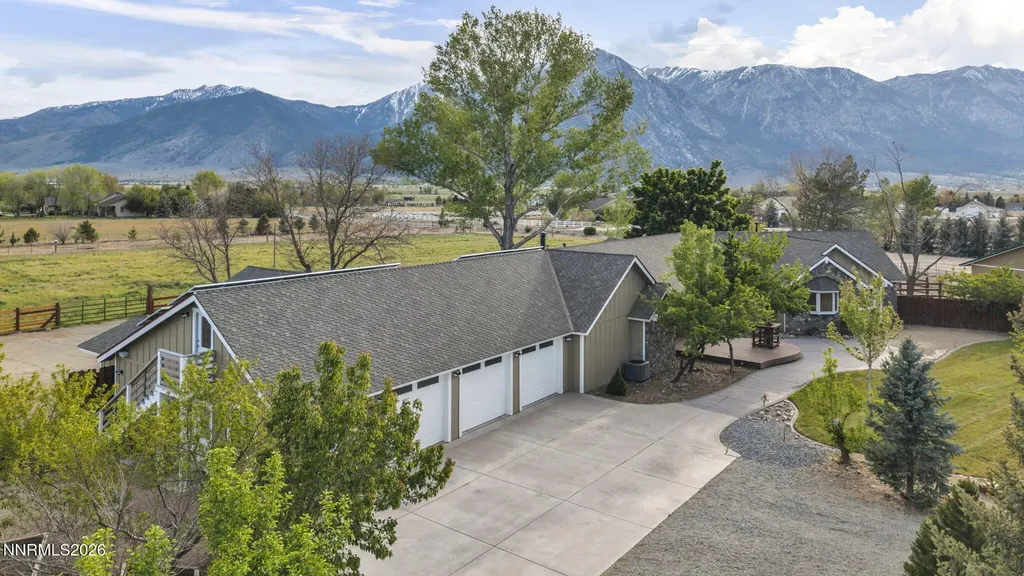 1097 Meadowlark Gardnerville NV 89460