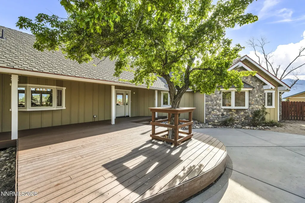 1097 Meadowlark Gardnerville NV 89460