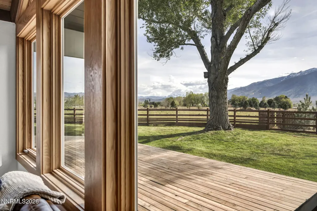 1097 Meadowlark Gardnerville NV 89460