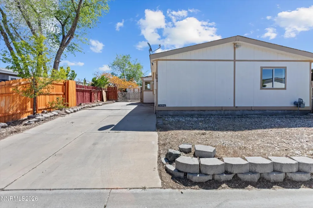 784 Chari Moundhouse NV 89706
