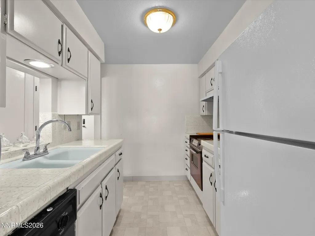 121 Lake Glen Carson City NV 89703