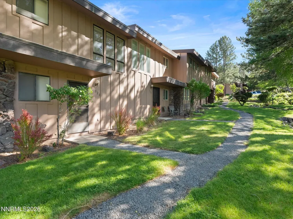 121 Lake Glen Carson City NV 89703