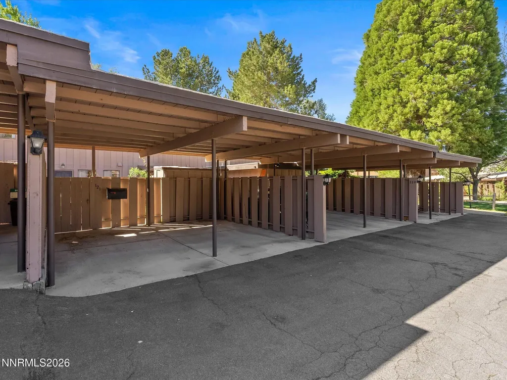 121 Lake Glen Carson City NV 89703